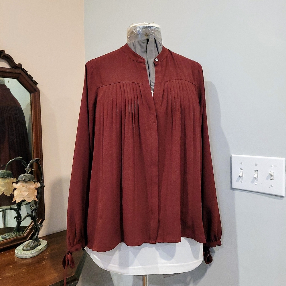 EUC M Abercrombie and Fitch Burgundy Blouse
